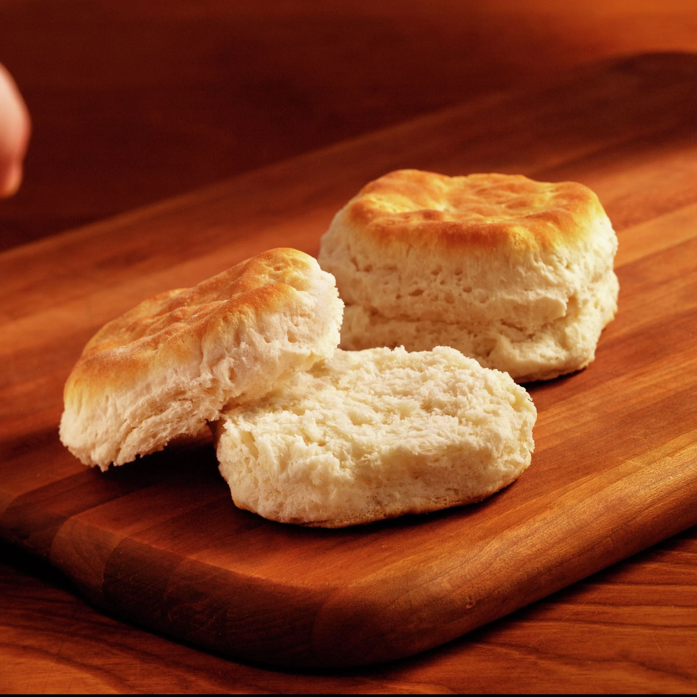 Pillsbury Baked Biscuit Easy Split Whole Grain, 2 Ounce Biscuits - 5 Trays of 24 Per Case.
