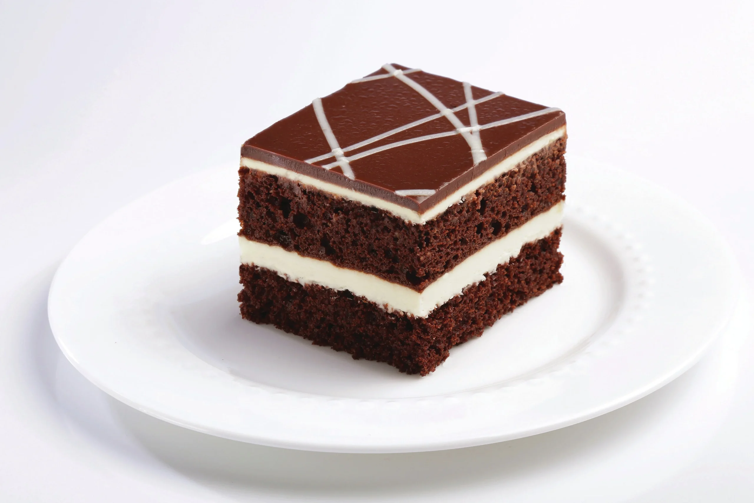 Inspired By Happiness Layer 2 Inch x8 Inch Gluten Free Dreamin' Of Chocolate Cake Uncut 61 Ounce Size - 2 Per Case.