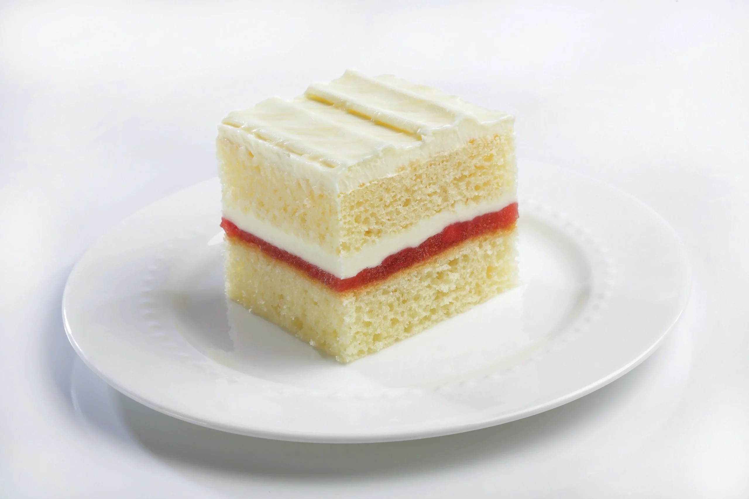 Inspired By Happiness Layer 2 Inch x8 Inch Gluten Free Dreamin' Of Strawberries Cake Uncut 64 Ounce Size - 2 Per Case.